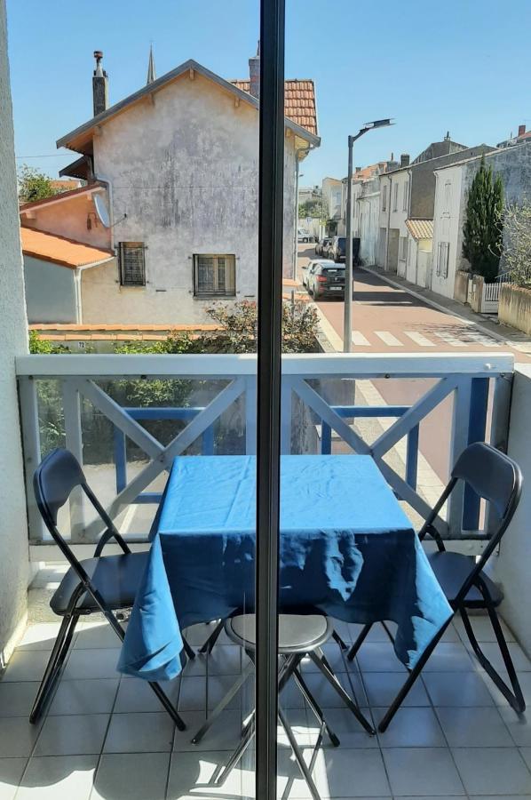 Le Petit Bleu De Didonne 28M2 150 M De La Plage Avec Balcon Saint-Georges-de-Didonne Luaran gambar